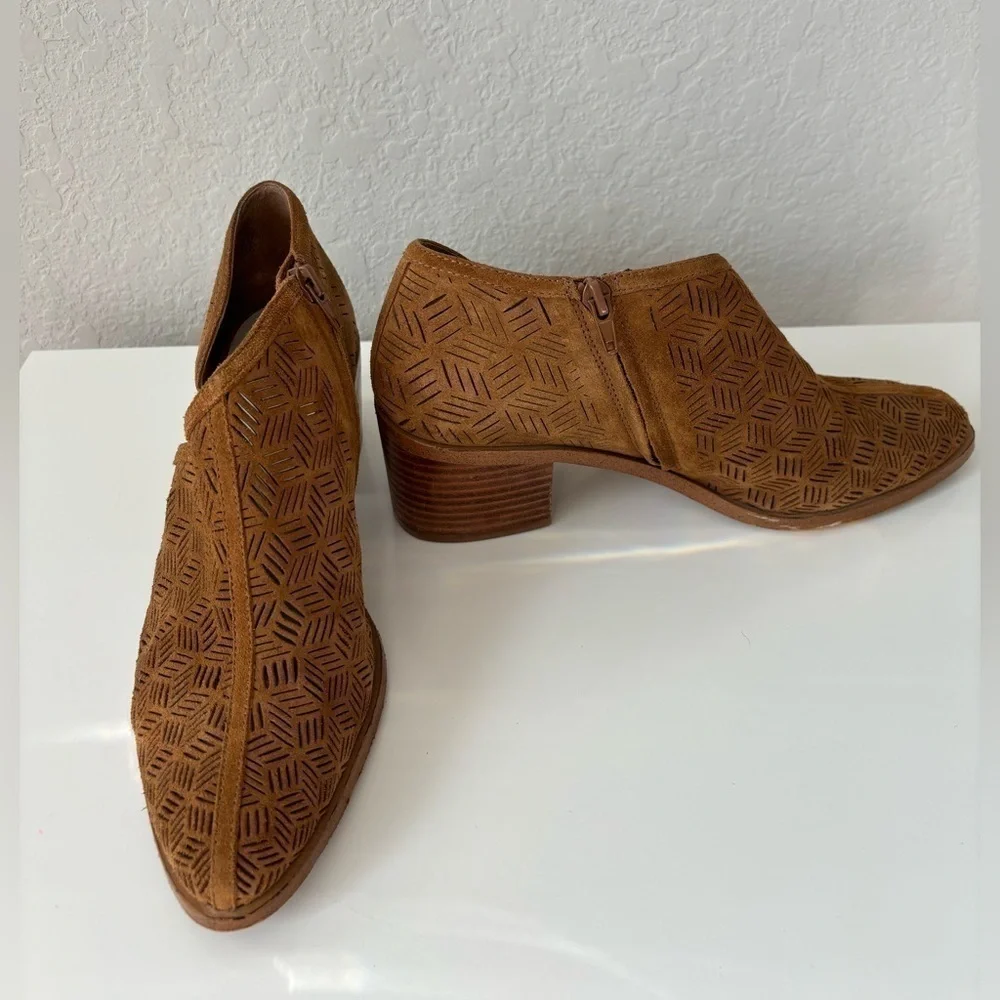 1. State Iddah Brown perforated suede Booties SZ 8.5